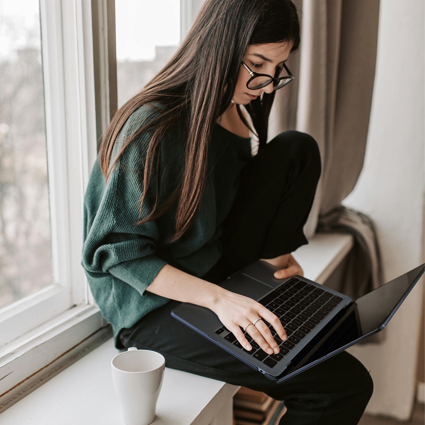 EooCoo Ultra Crystal Midnight Case for MacBook Air 13.6" (2025–2022, M4/M3/M2) – Clear Protective Hard Shell with Keyboard Cover, Slim Fit, Scratch & Fingerprint Resistant