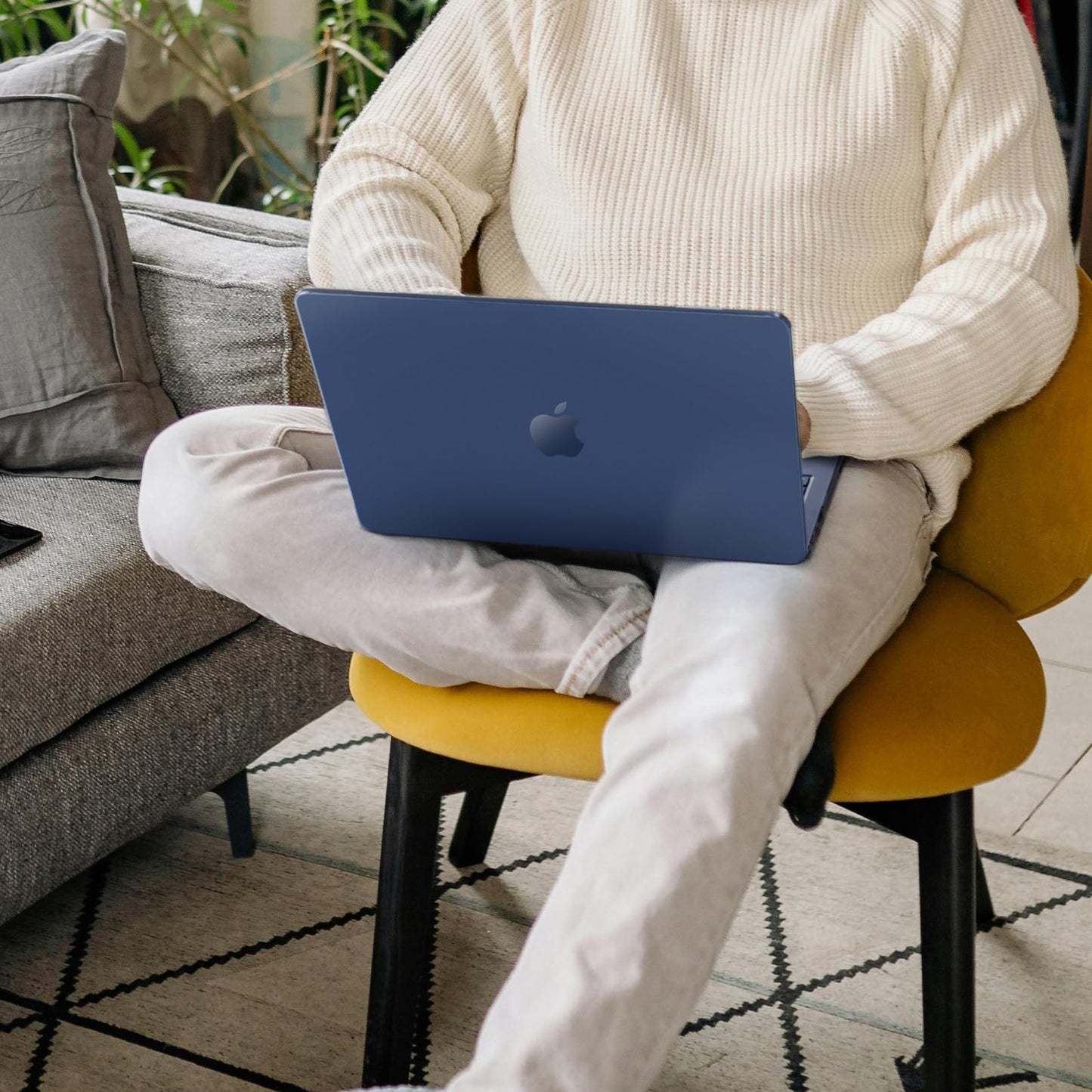 EooCoo Ultra Thin Crystal Midnight Case for MacBook Air 15" (M4/M3/M2, 2025–2023) – 100% Transparent Hard Shell with Keyboard Cover, Anti-Scratch, Anti-Fingerprint, Heat Dissipation